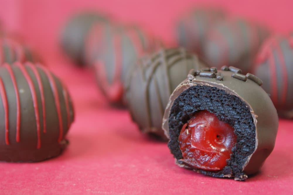 Chocolate balls with filling